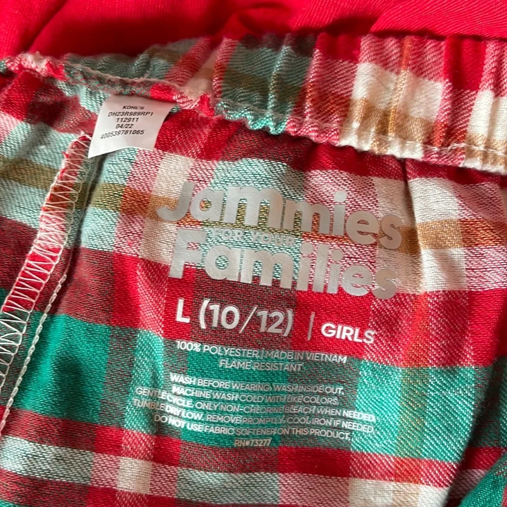 NWOT Feliz Navidad and Plaid set- Christmas holiday Jammies For Your Families